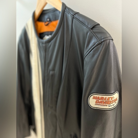 Woman’s Harley Davidson premium leather moto jacket. LIKE NEW. Size W1 - Picture 3 of 16